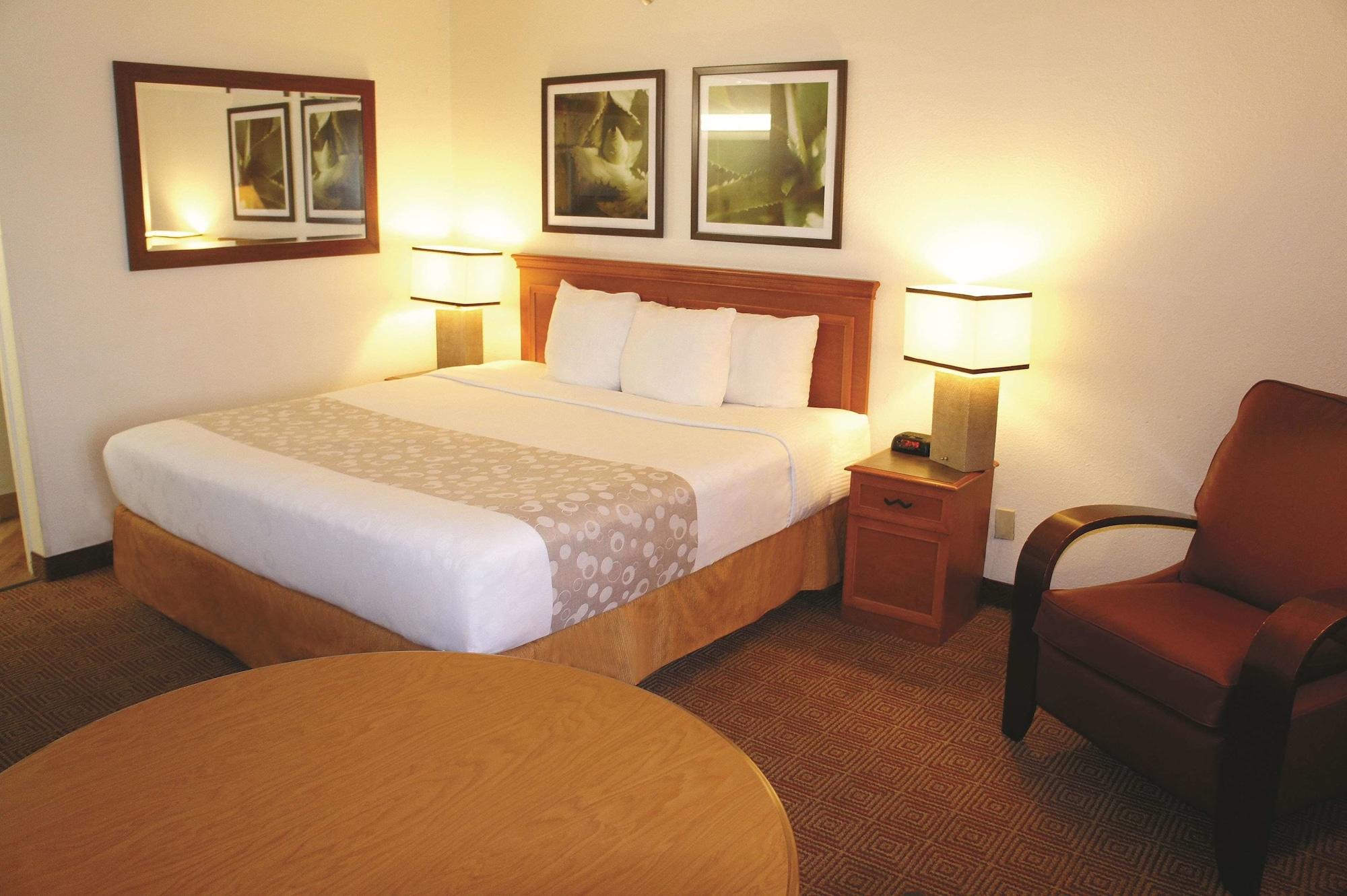 La Quinta Inn By Wyndham Kansas City North North Kansas City Buitenkant foto