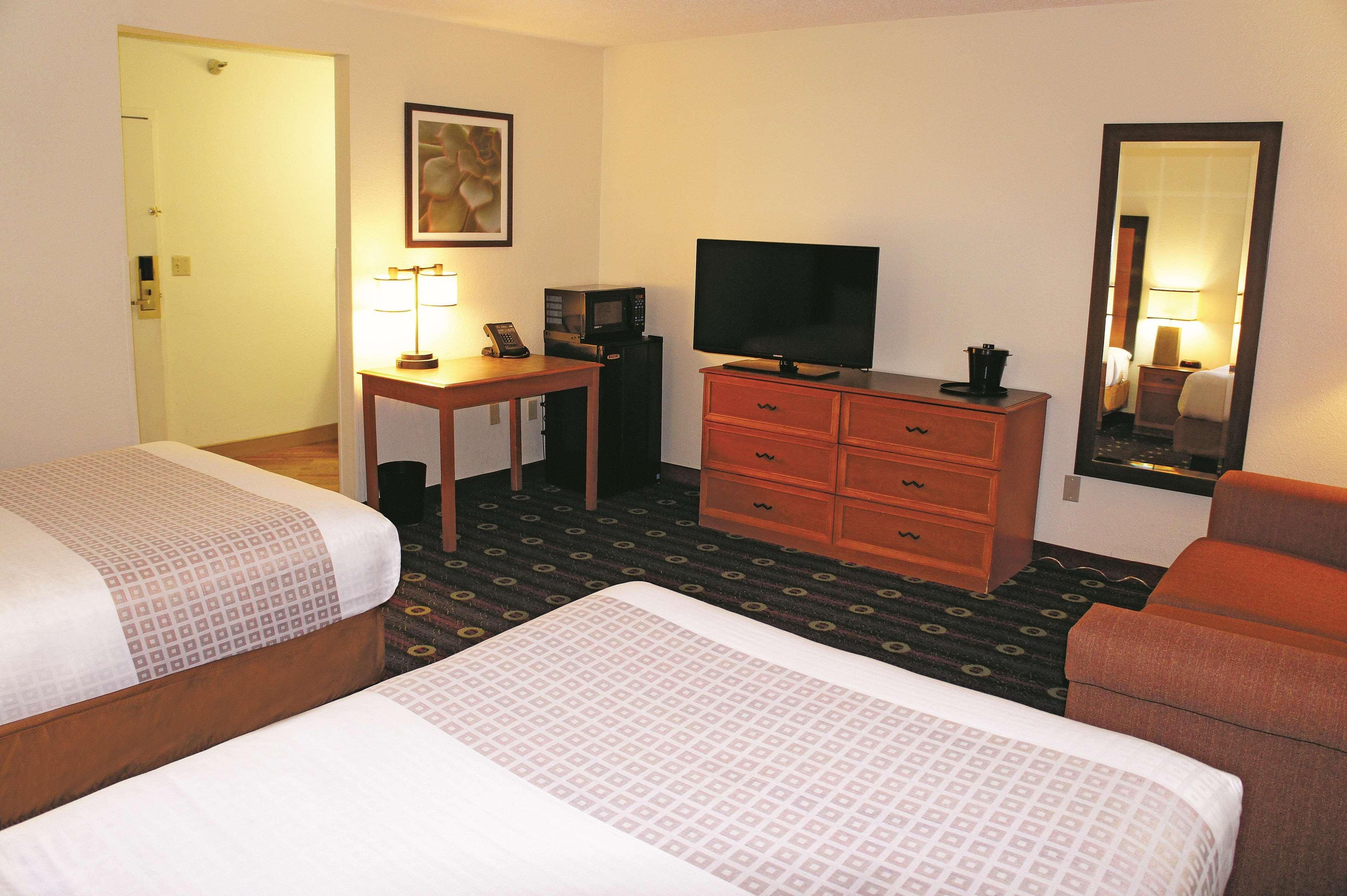 La Quinta Inn By Wyndham Kansas City North North Kansas City Buitenkant foto